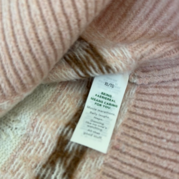 Aerie fuzzy Pink Patterned Women's Sweater - Picture 14 of 14